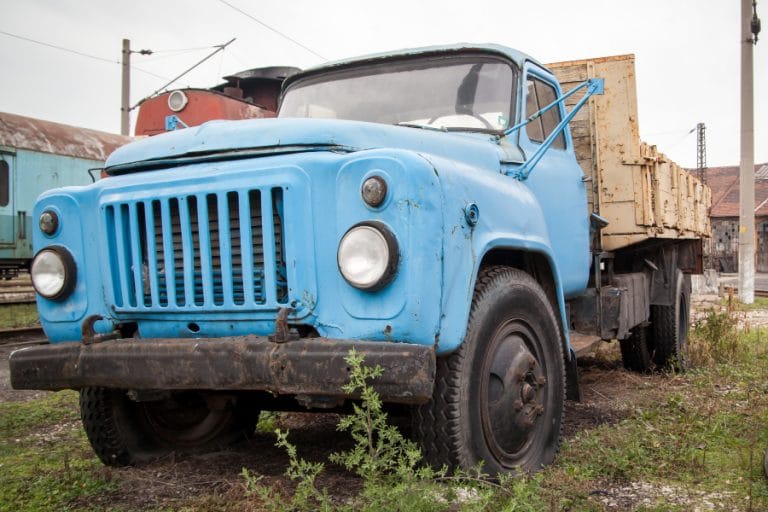 sell old damaged trucks